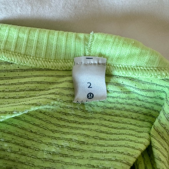 Lululemon swiftly tech short sleeve shirt in neon yellow - Picture 2 of 2
